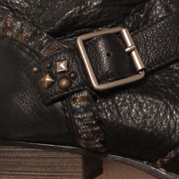 Black Kenzie leather boots with buckles, stud, and ruffle details - Picture 9 of 13